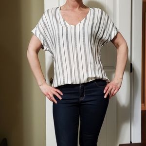 🌲 Striped shirt
